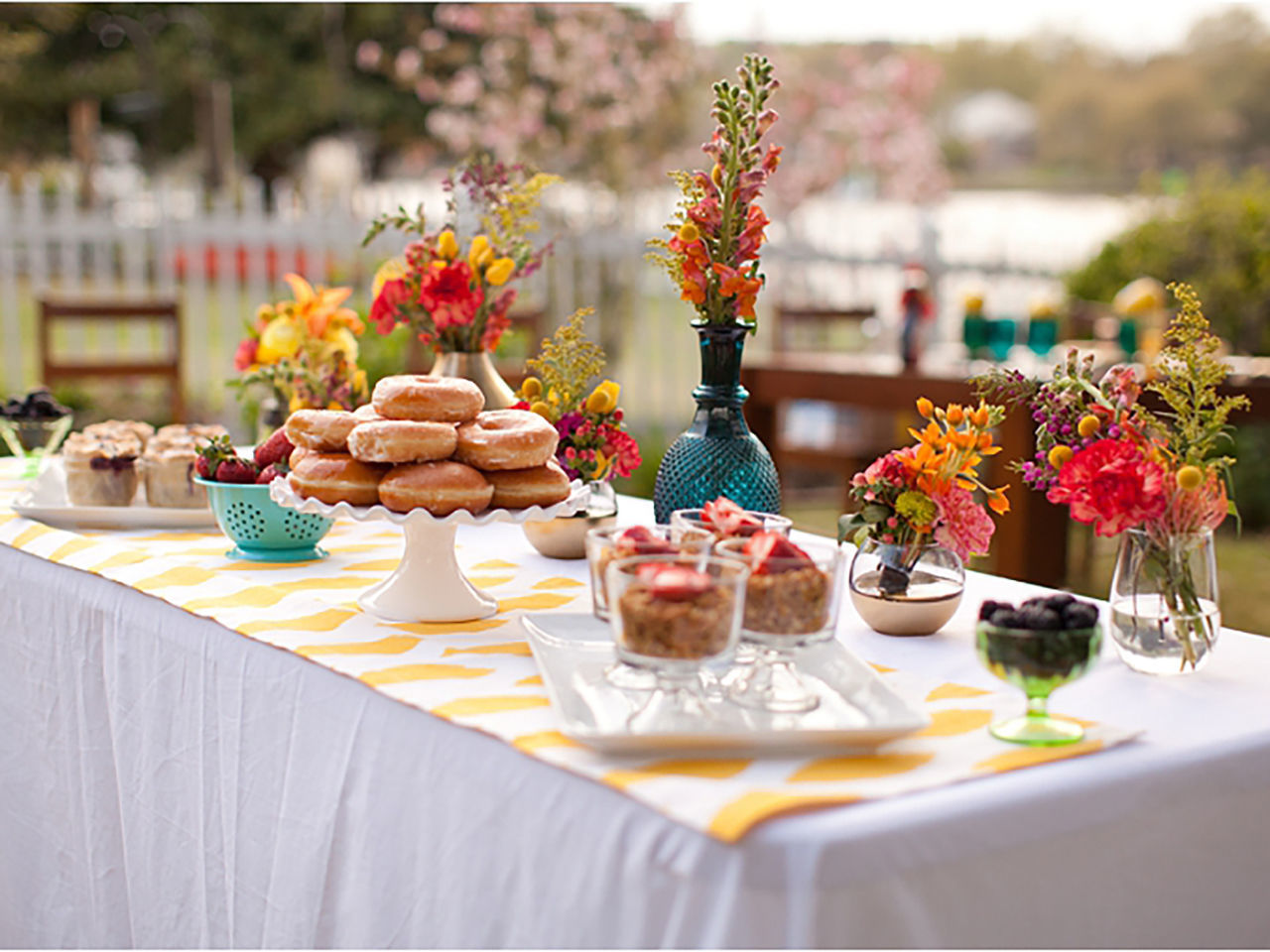 Foto Casamento com brunch, ideal para casamentos no campo ou num domingo Foto Casamento com brunch, ideal para casamentos no campo ou num domingo - Imagem 1