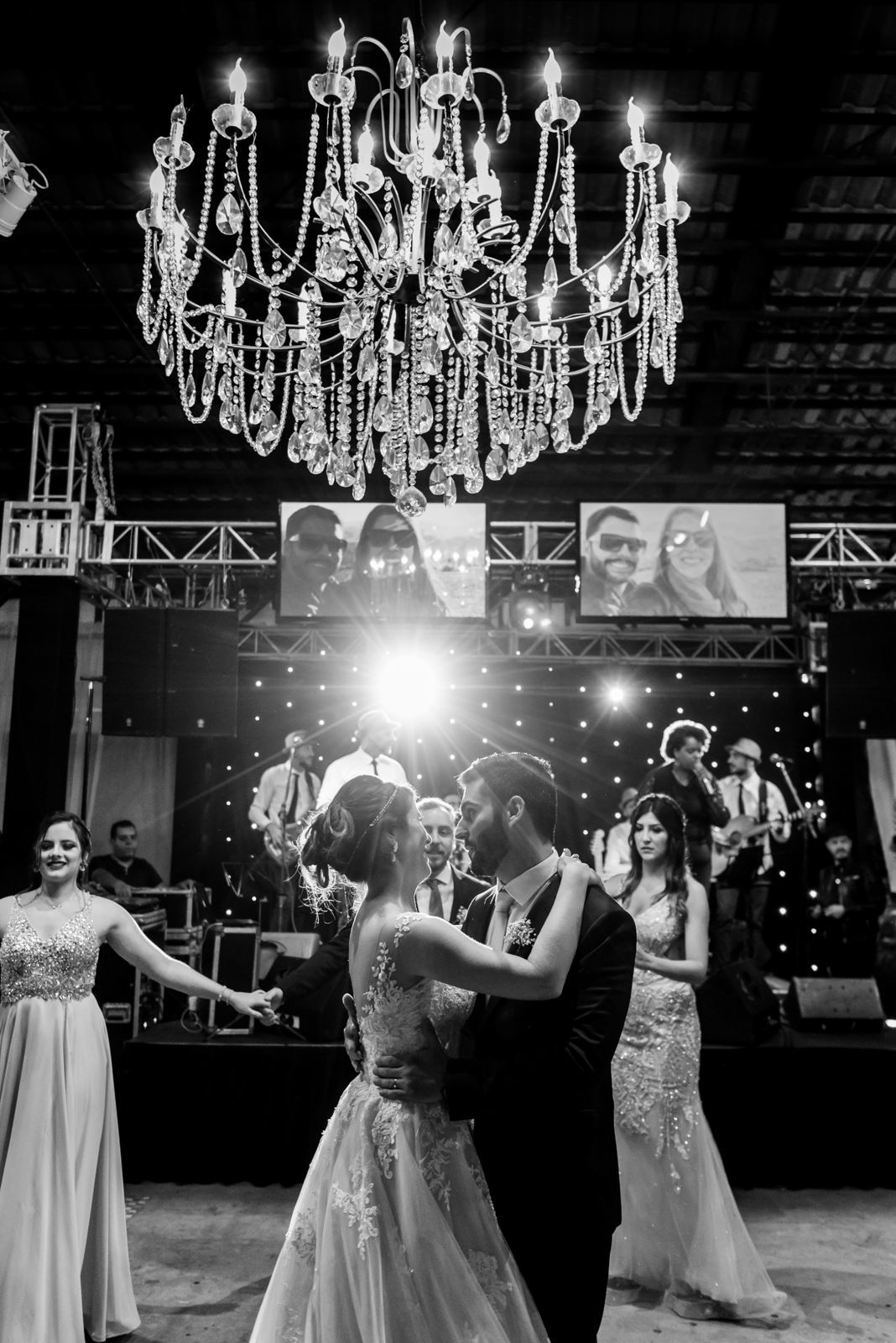 Foto Fotos preto e branco - Porque eu amo e os casais recebem fotos em PB Foto Fotos preto e branco - Porque eu amo e os casais recebem fotos em PB - Imagem 7